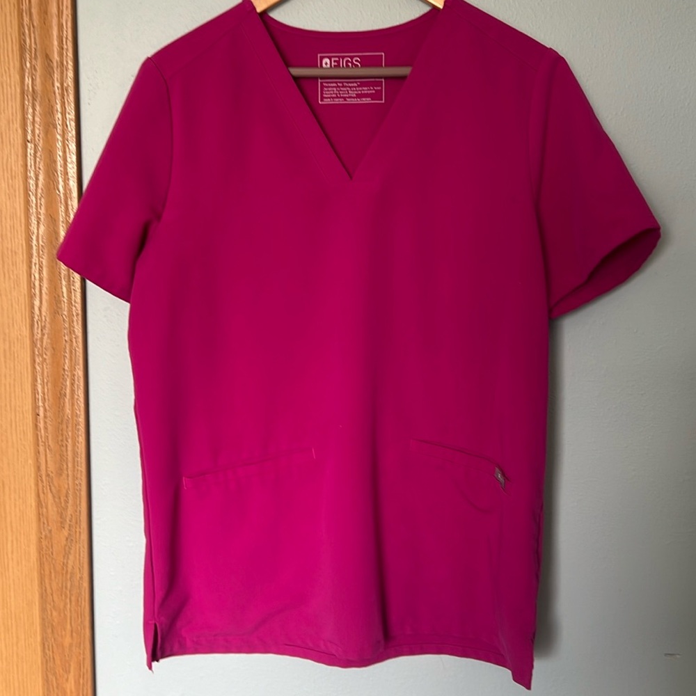 Figs scrub top